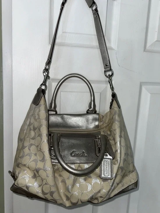 Coach Signature Hobo Handbag in Metallic Silver Zipper Closure Adjustable Strap - Picture 3 of 10